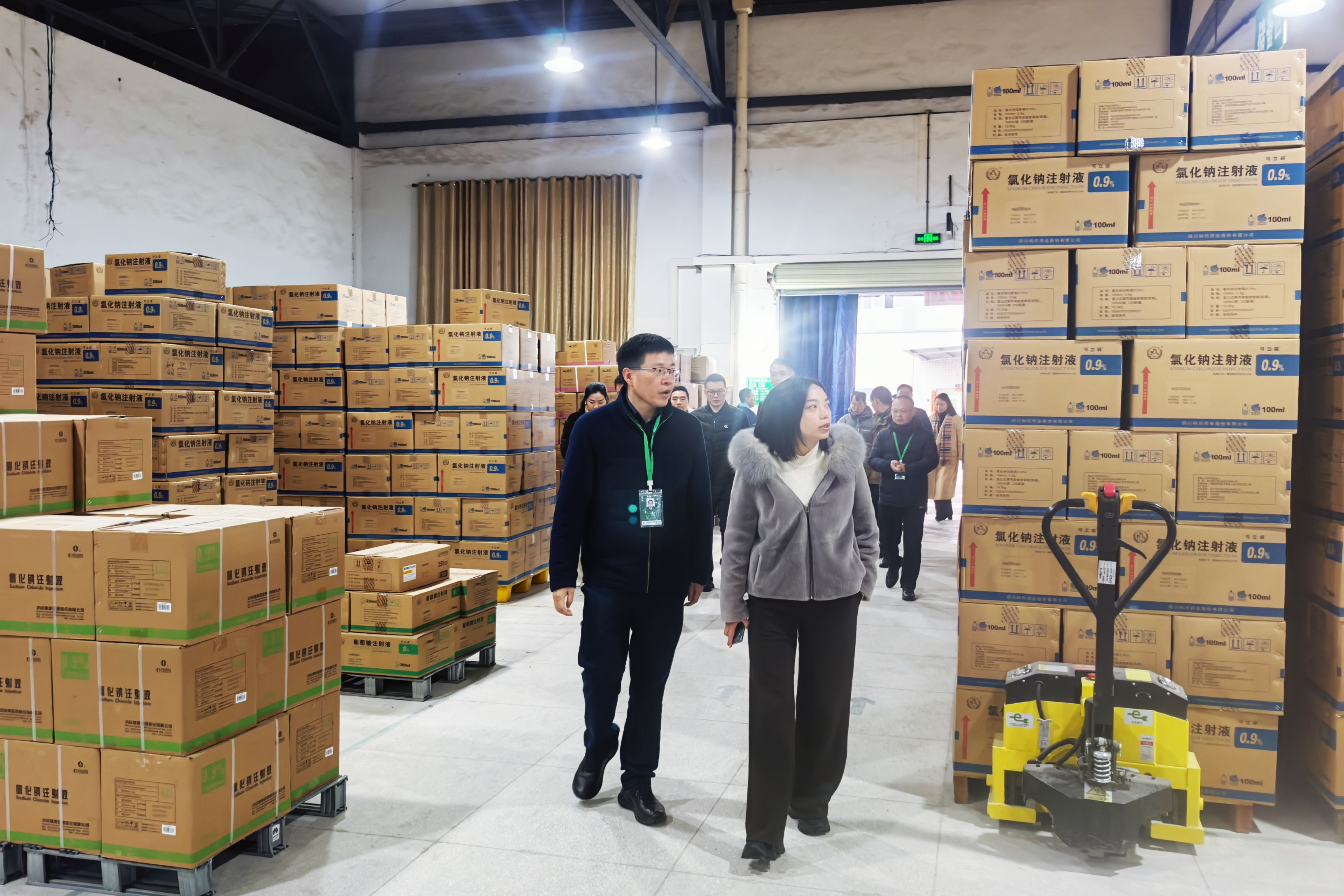 瀘州市醫藥健康產業發展局黨組成員、副局長郭溱率隊蒞臨醫藥公司開展節后安全檢查 